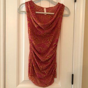 LIKE NEW SWEET PEA SLEEVELESS TOP; SIZE M